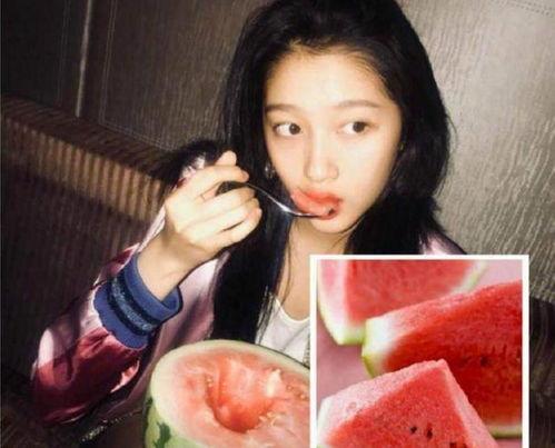 半夜晒吃瓜,揭秘娱乐圈背后的秘密