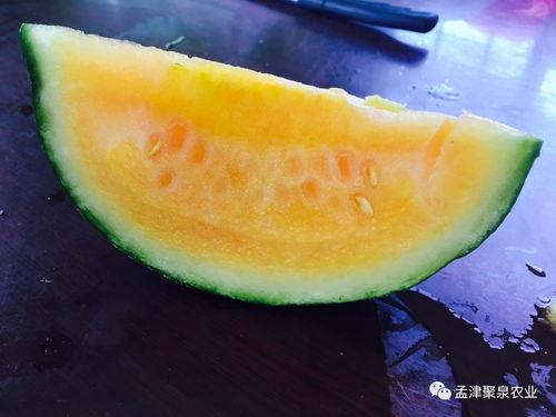 西瓜熟了回家吃瓜呀,西瓜熟了，回家尽享清凉美味