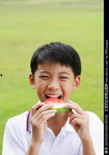 吃瓜男生拍的照片,揭秘吃瓜男生镜头下的神秘瞬间